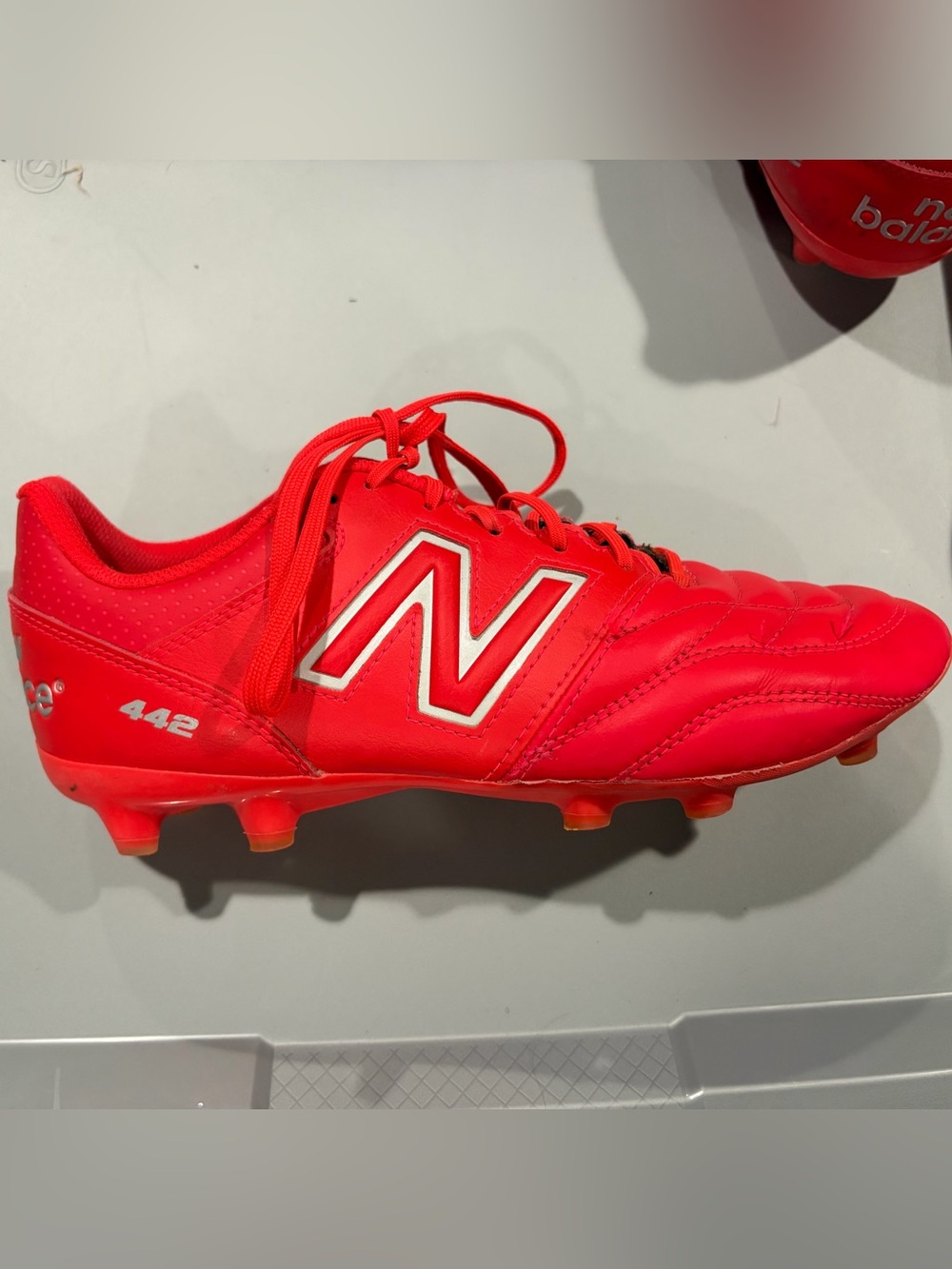 New Balance Men’s size 8 Red Soccer Cleats